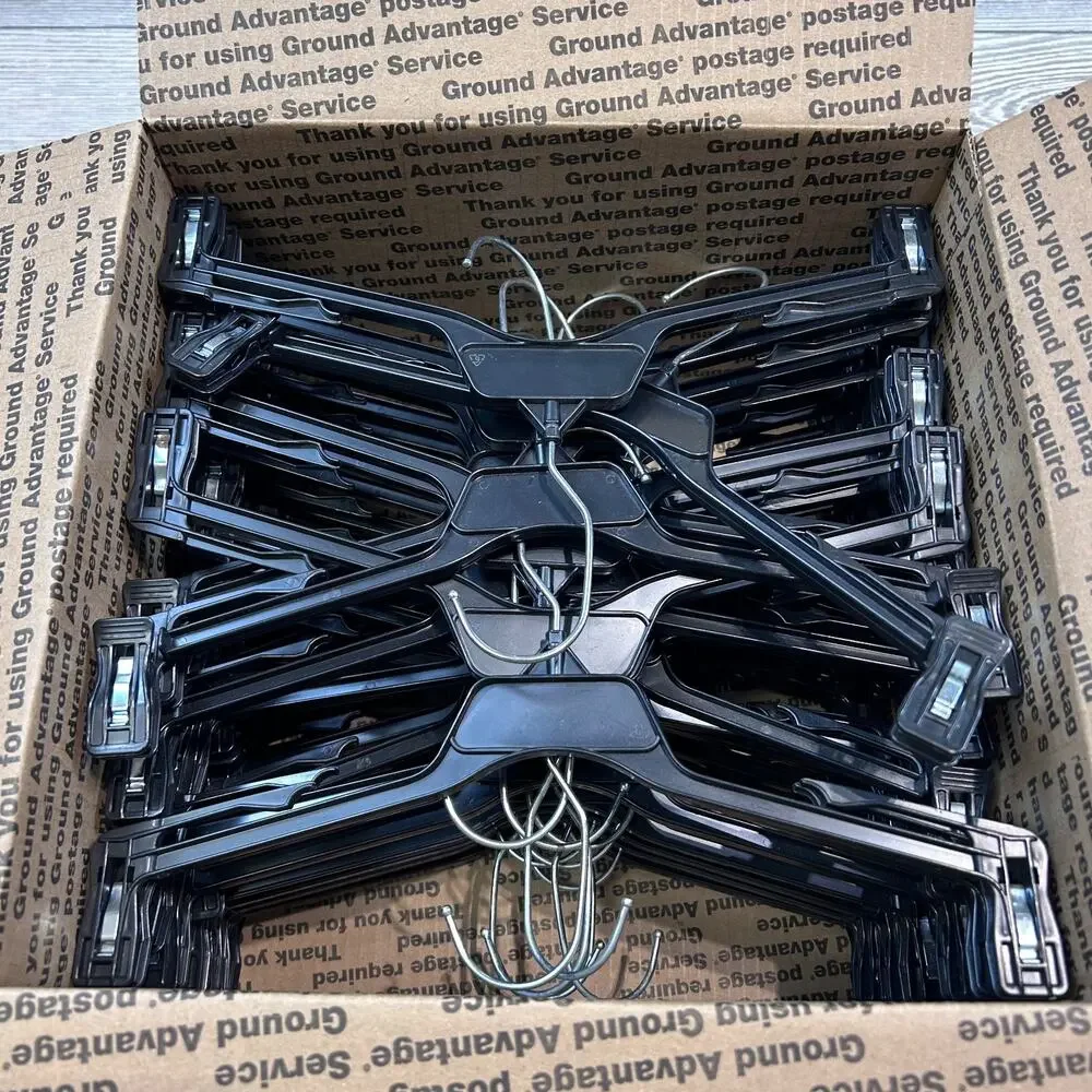 StoreSupply Intimate Hangers Black 12” 40-Piece EUC